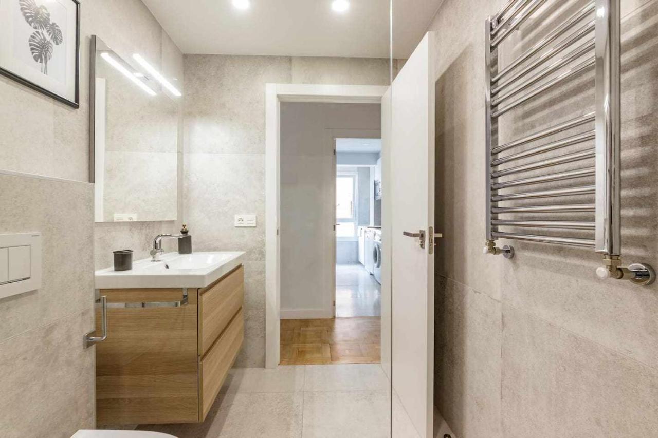 New Amara Suite Friends & Families Parking سان سيباستيان المظهر الخارجي الصورة